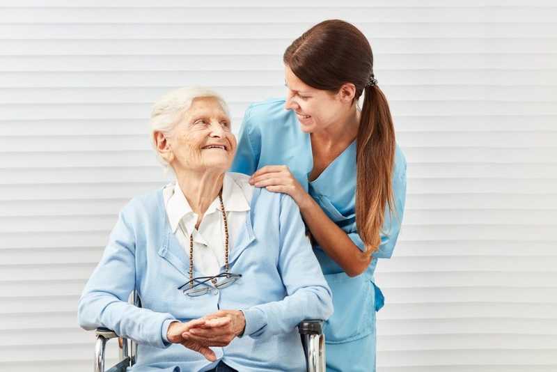 پرستار سالمند در ونک و ده ونک ( هزینه و شرایط استخدام )
