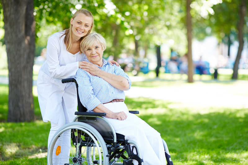 پرستار سالمند در مرزداران ( هزینه و شرایط استخدام )