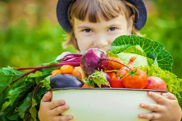 تغذیه سالم برای کودک و نوجوانان