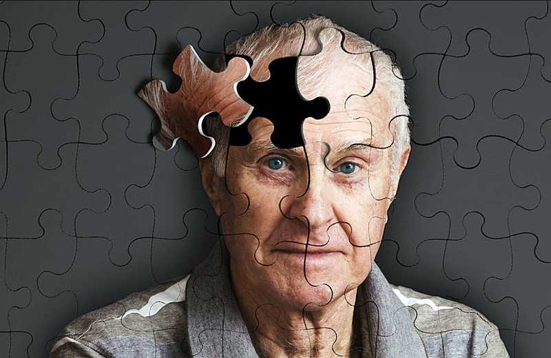 بیماری آلزایمر چیست ؟ ( علائم و دلایل ابتلا به آلزایمر )