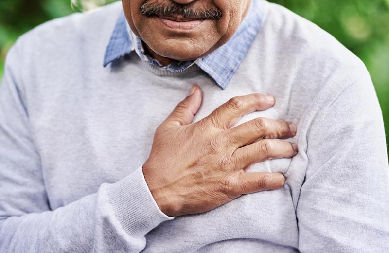 علائم گرفتگی رگ های قلب در سالمندان