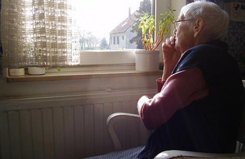 عوارض کم شنوایی در سالمندان