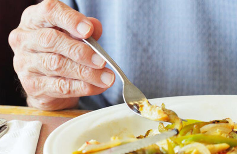 چرا سالمندان دچار سوء تغذیه می شوند؟